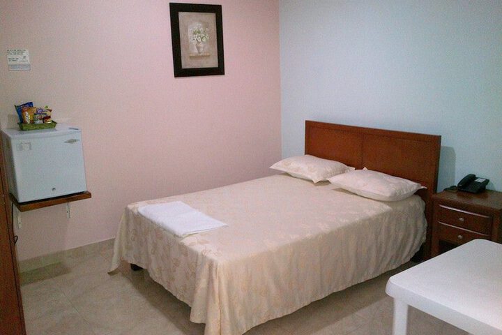 Room 11 of 40