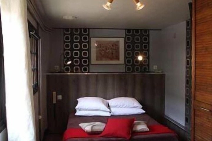 Room 23 of 77