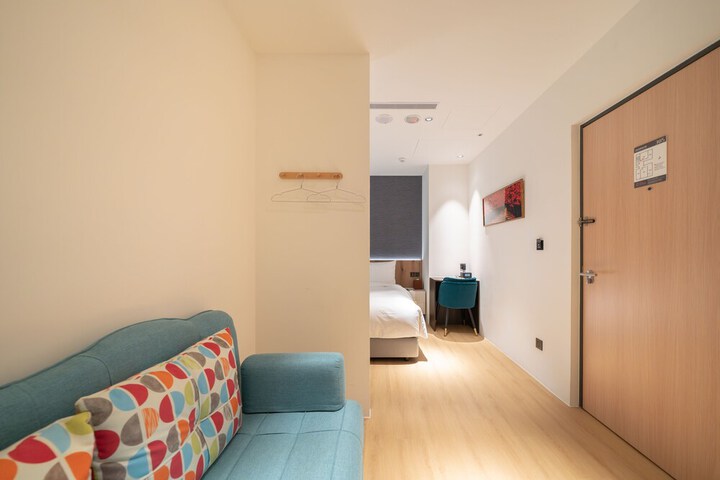 Room 21 of 46