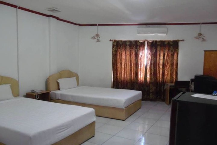 Room 15 of 37
