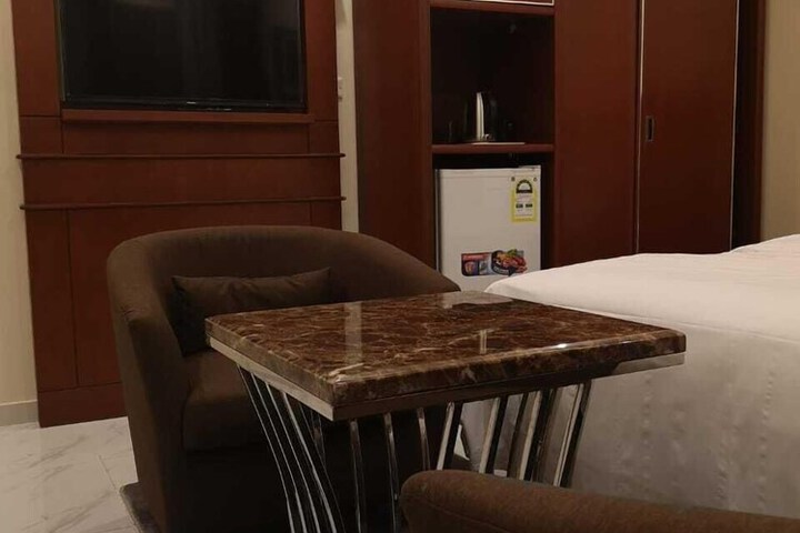 Roshan Hotel Suites