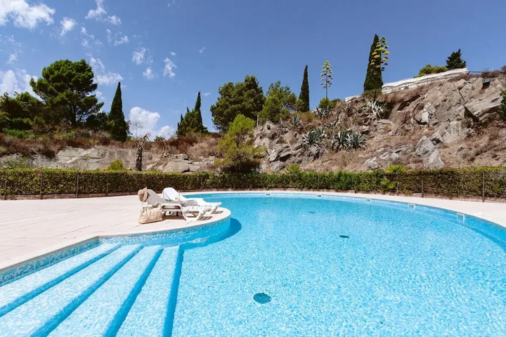 Pool 16 of 26