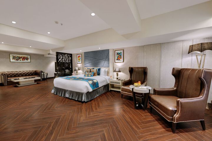 Room 13 of 75
