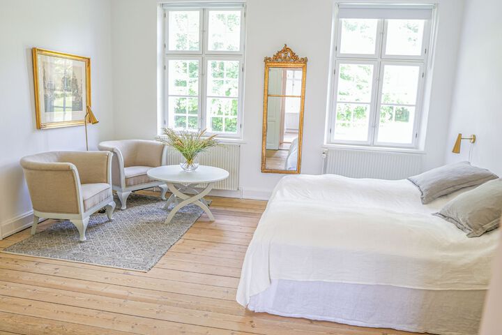 Room 4 of 51