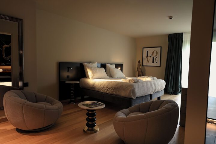Room 18 of 47