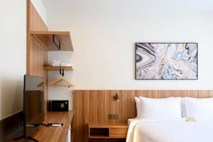 Room 37 of 251