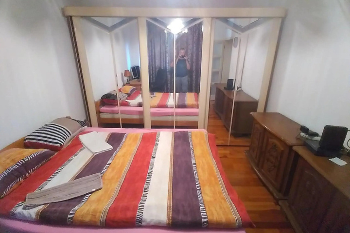 Room 5 of 13