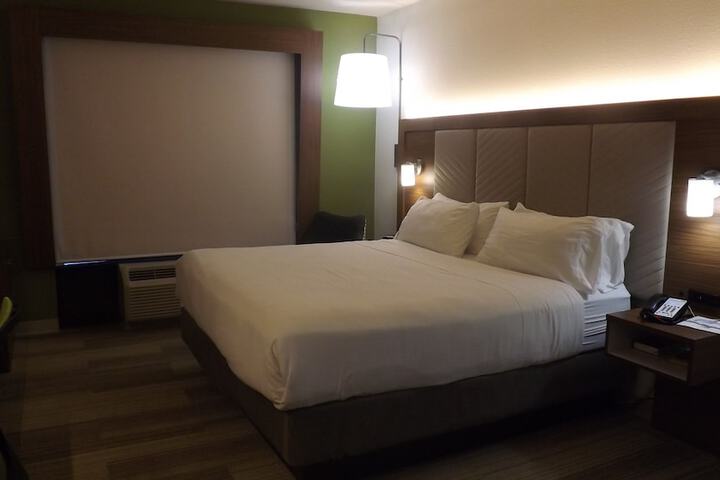 Room 18 of 60