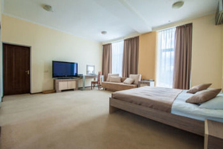 Room 27 of 46