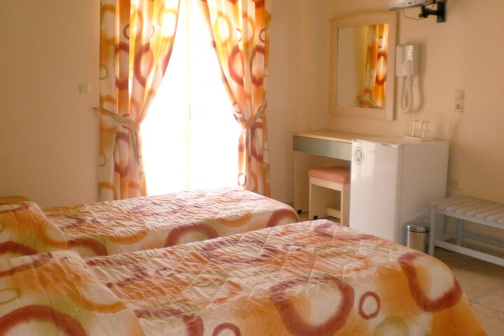 Room 11 of 43