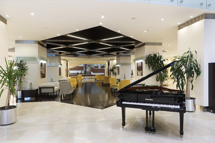 Hotel Interior 4 of 95
