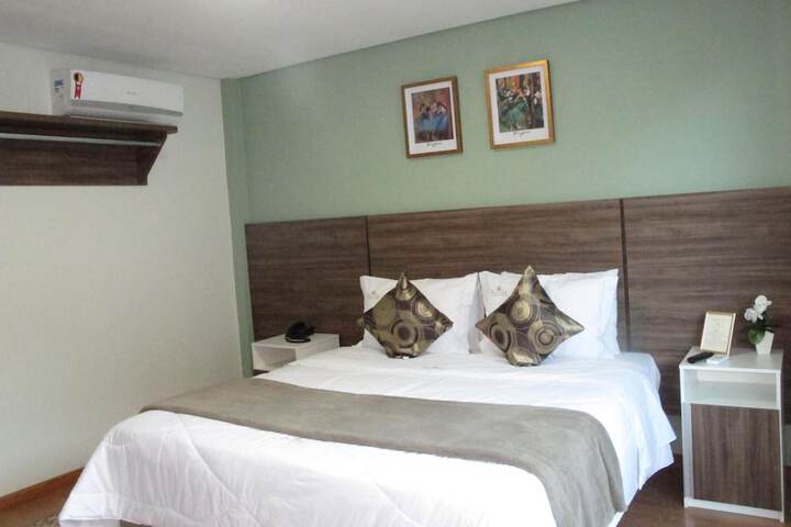 Room 25 of 48