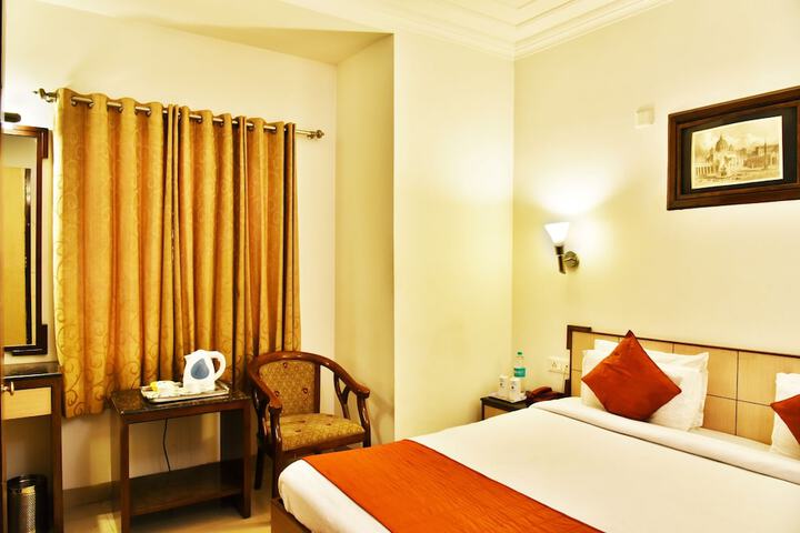 Room 17 of 29