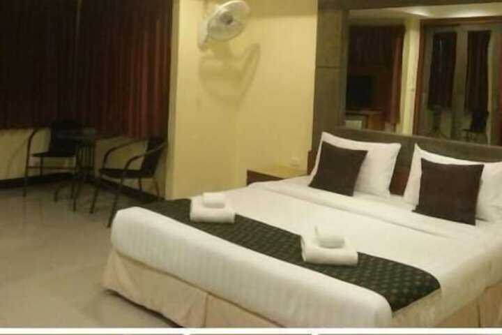 Room 16 of 48