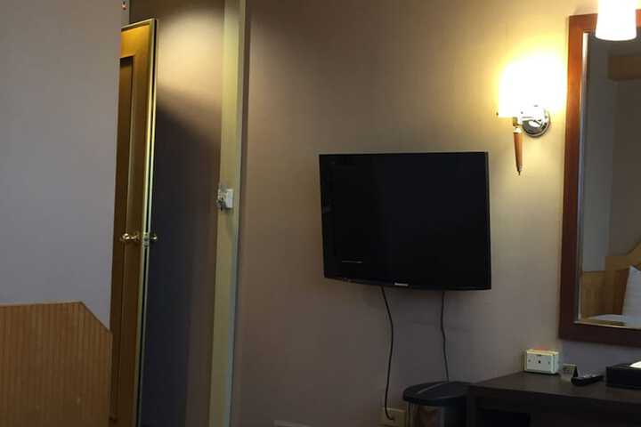 Room 23 of 41