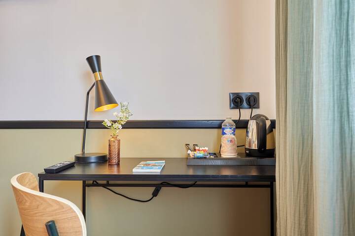 Room 16 of 36