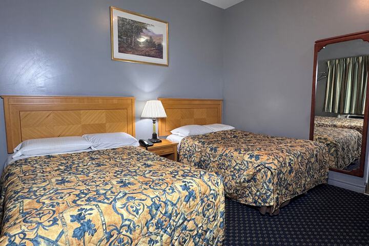 Comfort Room 2 Queen Beds (4 of 9)