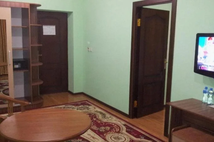 Room 5 of 27