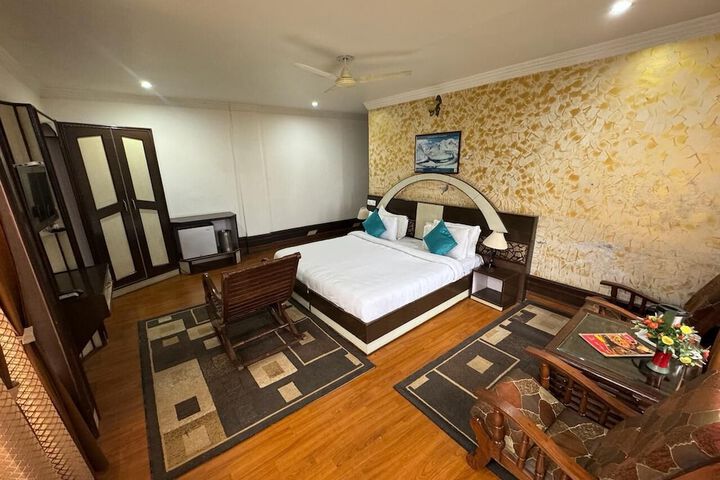 Room 15 of 41