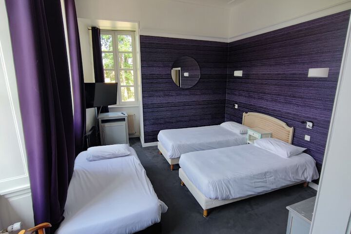 Room 28 of 79