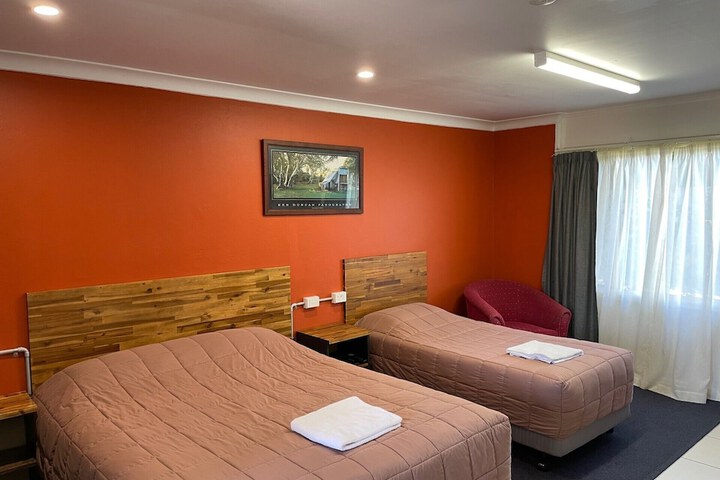 Room 12 of 24