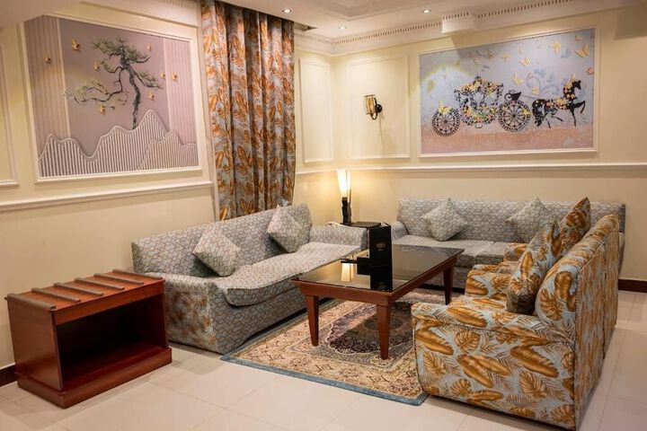 Room 27 of 60