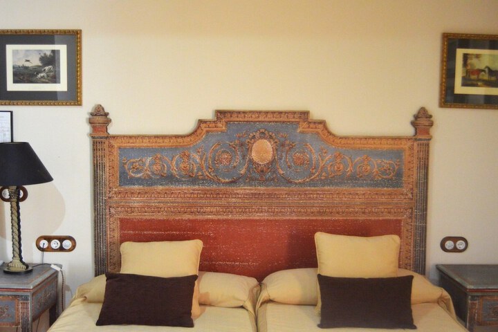 Room 8 of 25
