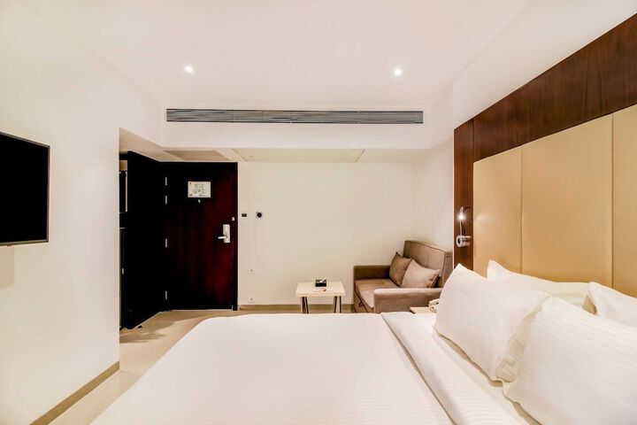 Room 12 of 72