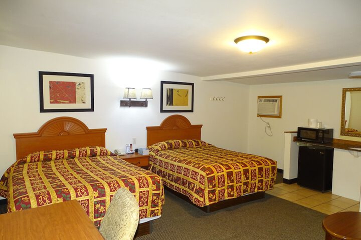 1 Queen Bed (1 of 23)