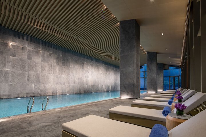 Pool 33 of 64