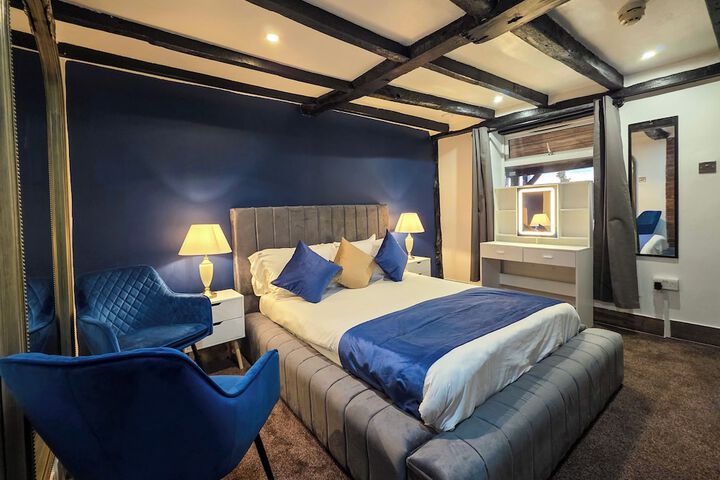 Room 2 of 42
