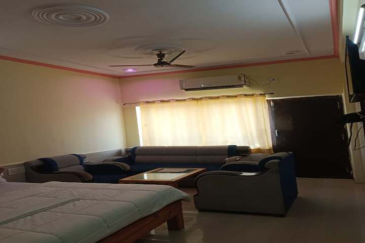 Room 16 of 25