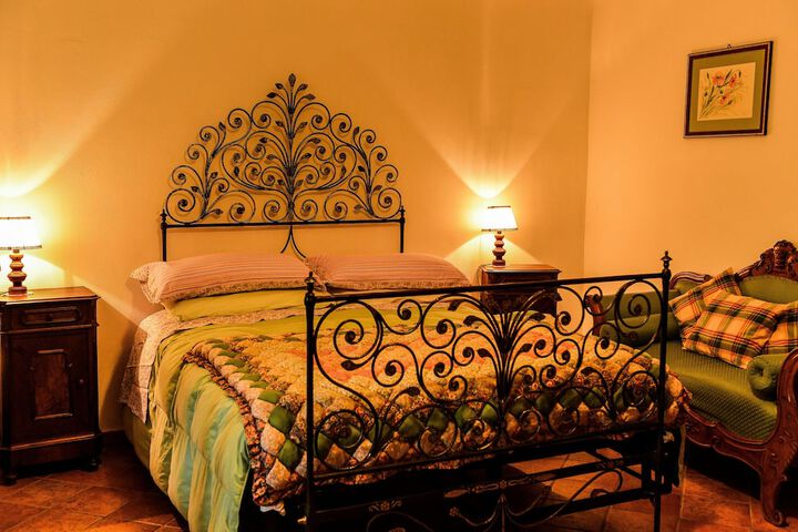 Room 6 of 34