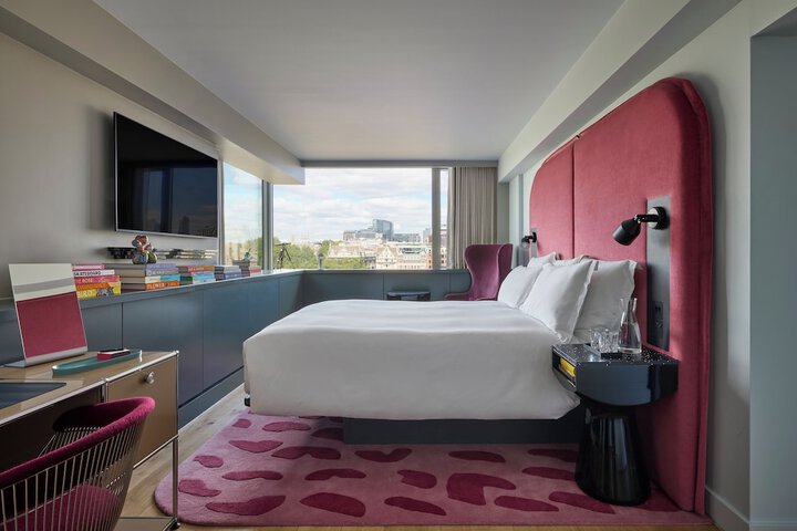 Room 48 of 233