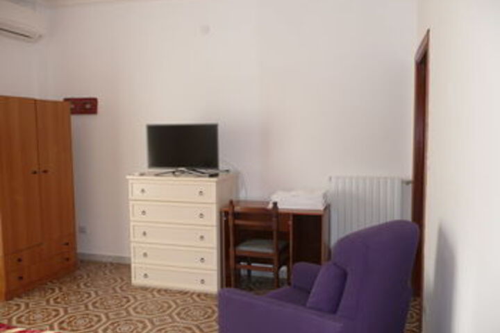 Room 49 of 79