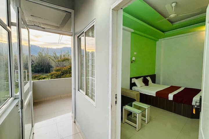 Room 4 of 7