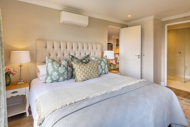 Room 44 of 261