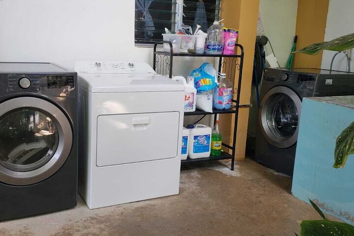 Laundry 15 of 32