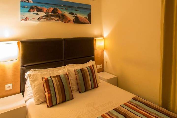 Room 3 of 38