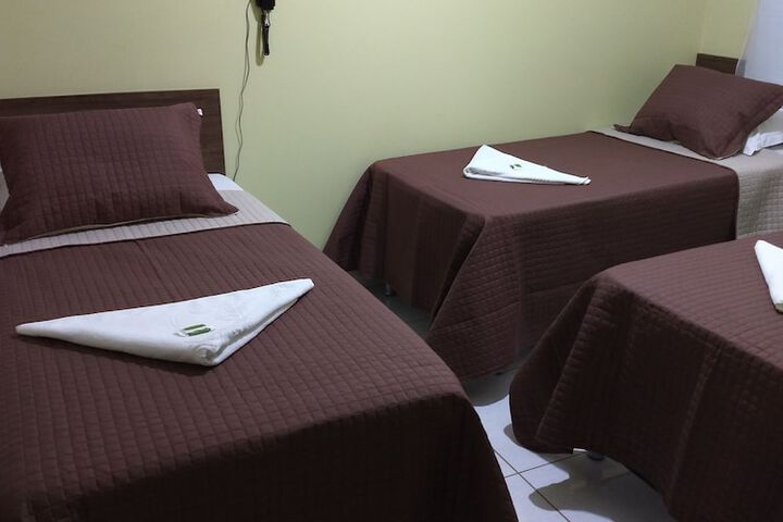 Room 10 of 37