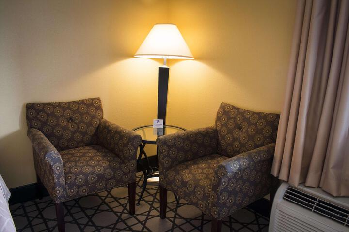 2 Double Beds Microwave and Refrigerator WiFi Full Breakfast (2 of 9)