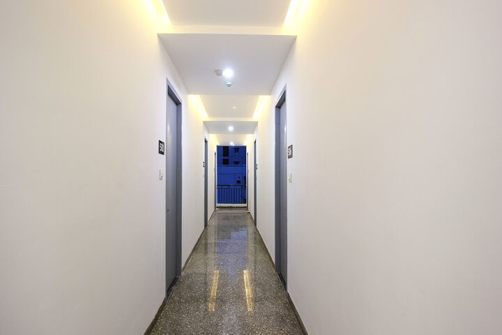 Ballroom/Hall 24 of 26