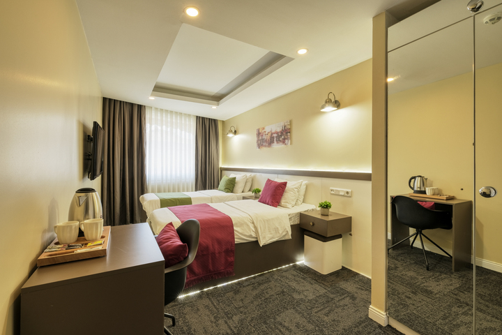 Room 27 of 28