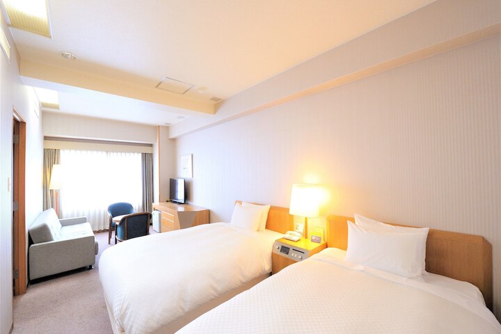 Room 19 of 36