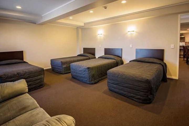 Room 19 of 34