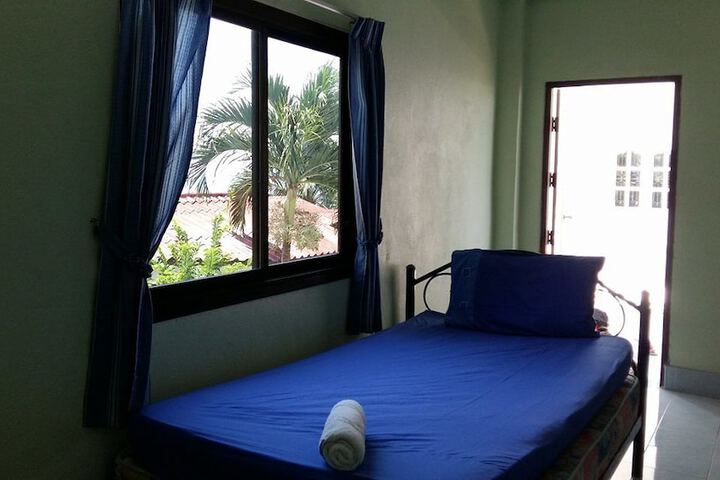 Room 11 of 29