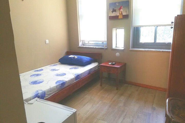 Room 7 of 14