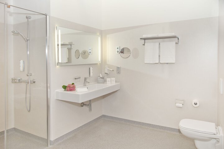 Room 30 of 53