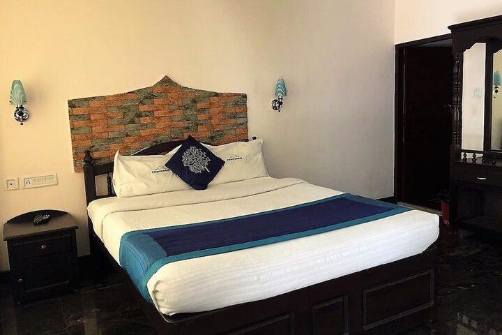 Room 2 of 5