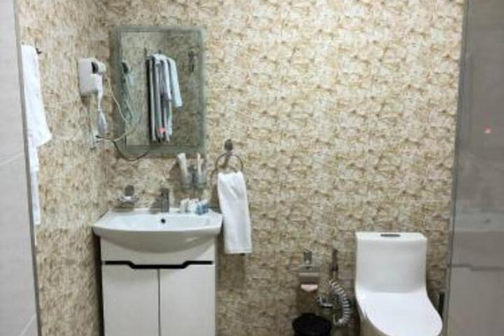 Room 6 of 27